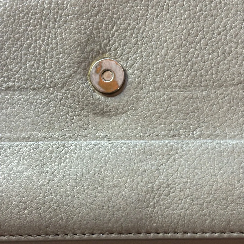 Tory Burch beige Leather Crossbody Bag with Goldtone Very Good Condition